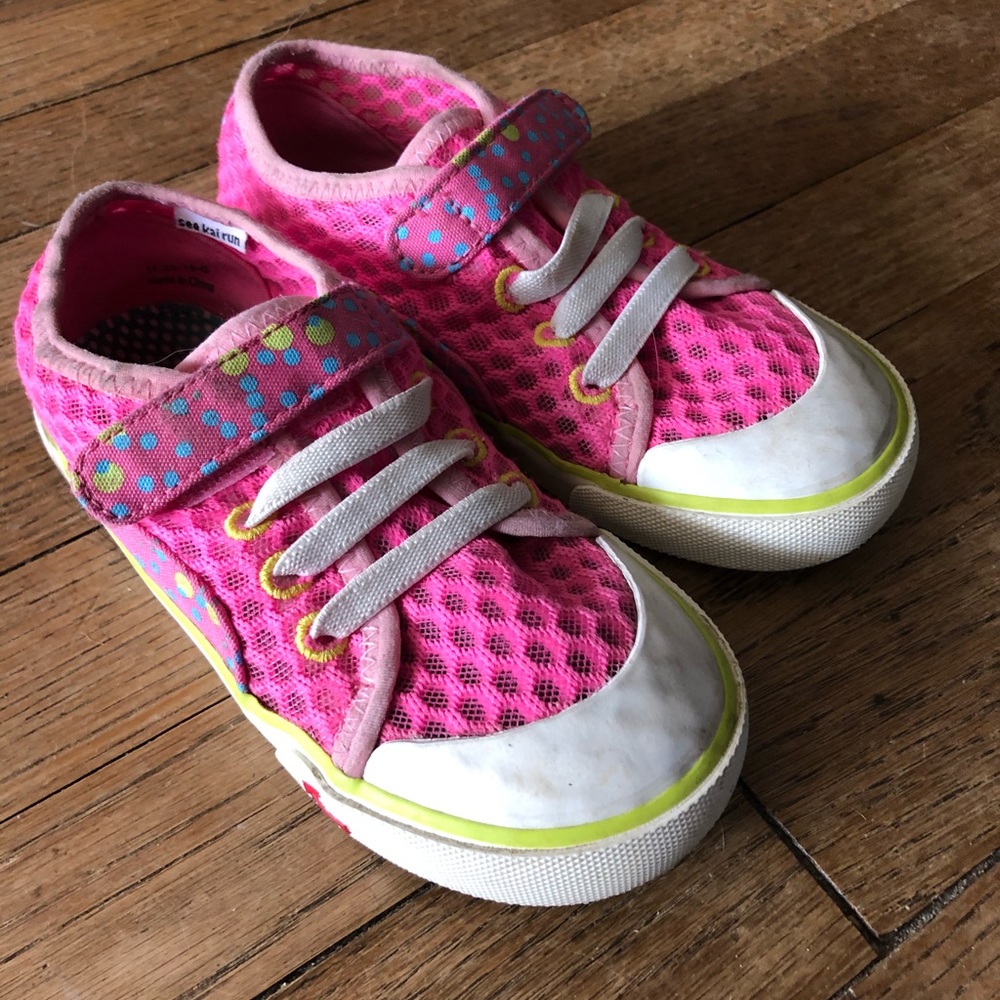 See Kai Run saylor gym shoes/water shoes